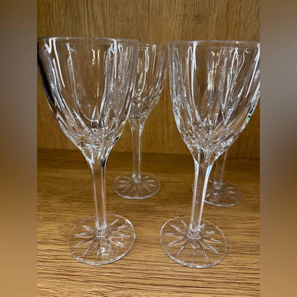 Mikasa Crystal Wine Stems (4)- Apollo Pattern 7 1/2" Stemware